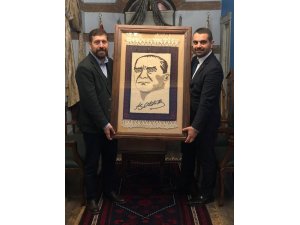 Atatürk portresi işlenmiş Yağcıbedir halısı Bal-Kes’e gelir olacak