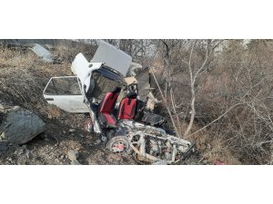 Ankara’da şarampole uçan araç paramparça oldu: 2 yaralı