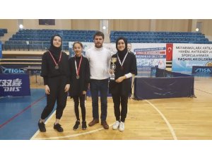 Masa tenisi turnuvasında büyük başarı
