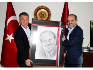 Nuri Albayrak’tan Trabzonspor’a ziyaret