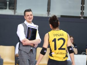 Lider VakıfBank kayıpsız devam ediyor