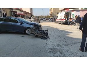 Samandağ’da otomobille motosiklet çarpıştı: 2 yaralı