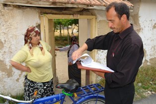 Muhtardan örnek davranış