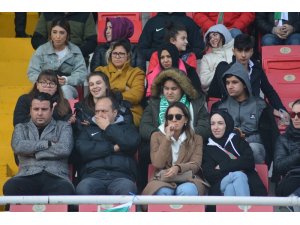 Isparta’da rekor seyirci