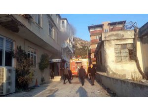 Pansiyonda çıkan yangında bir kişi dumandan etkilendi