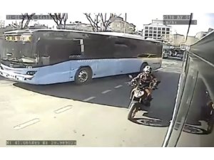 İstanbul’un göbeğinde yürekleri ağza getiren kaza kamerada