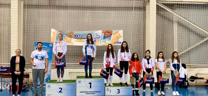 Milli eskrimcilerden Sofya'da 21 madalya