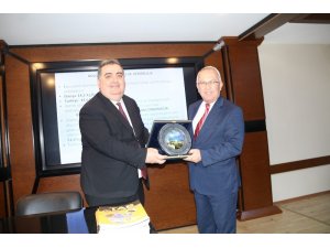 Türkiye Arı Yetiştiricileri Merkez Birliği Başkanı Şahin: "Türkiye bir bal cennetidir"