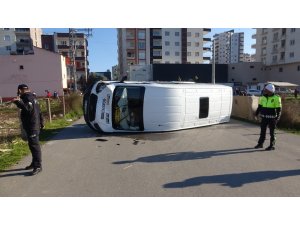 Mersin’de öğrenci servisi kaza yaptı: 11 yaralı