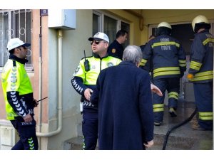 Elektrikli battaniye evi yaktı