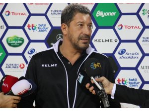 A Milli Basketbol Antrenörü Sarıca: “Elimizdeki kadroyla kazanmak istiyoruz”