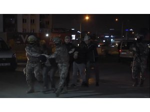 Bursa’daki DEAŞ operasyonu saniye saniye kameraya yansıdı...