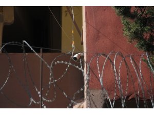 Kaçak hastanede dolap görünümlü mahzen ortaya çıktı
