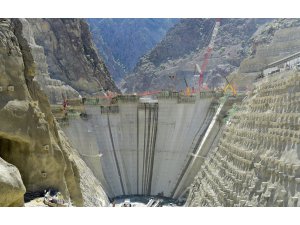 Yusufeli barajında hızla büyüyor