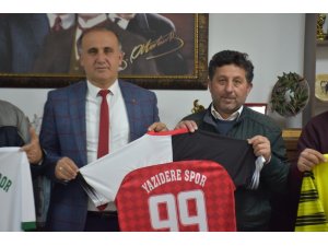 Başkan Kaya’dan spor kulüplerine forma desteği