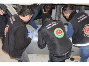 Gümrük Muhafaza ekipleri piyasa değeri 100 milyon liranın üzerinde olan uyuşturucu madde ele geçirdi