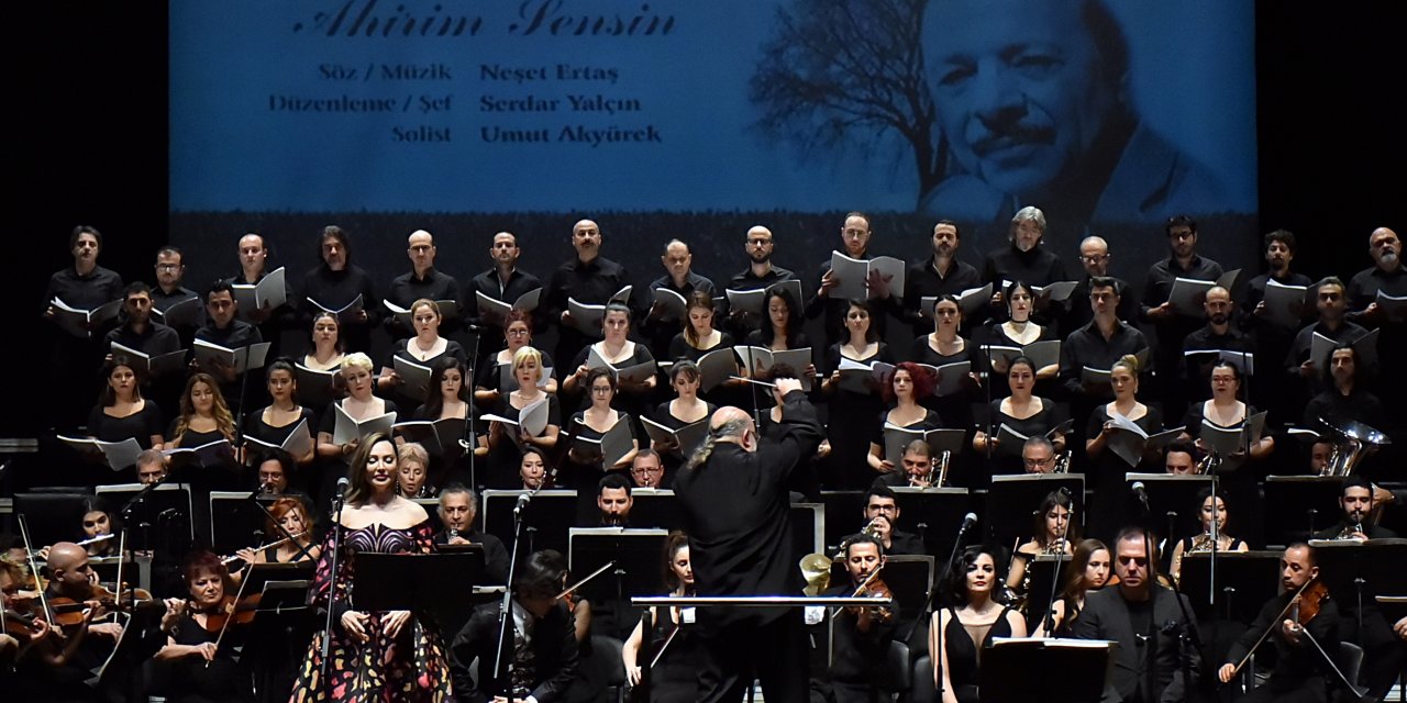 Mersin'de "Senfonik Neşet Ertaş Türküleri" seslendirildi