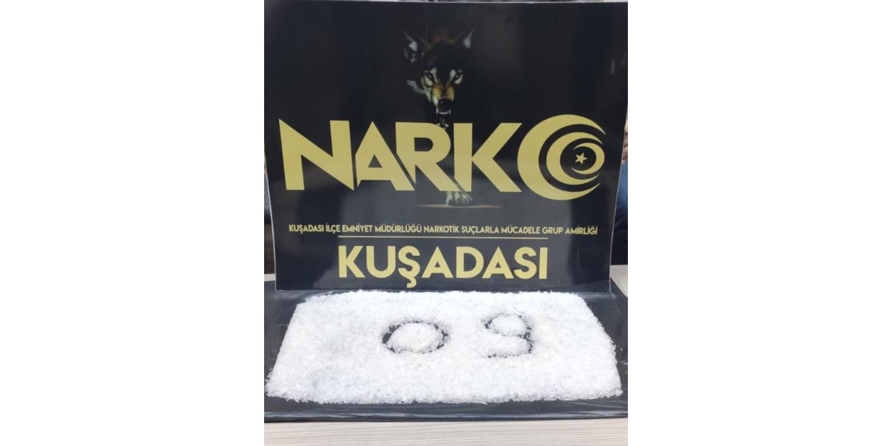 Aküde1 kilo uyuşturucu bulundu