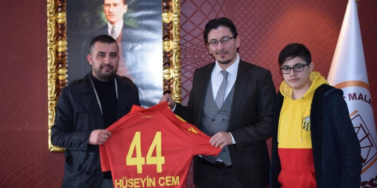Taraftarlar Derneği Baro Başkanı Han’ı da onursal üye yaptı