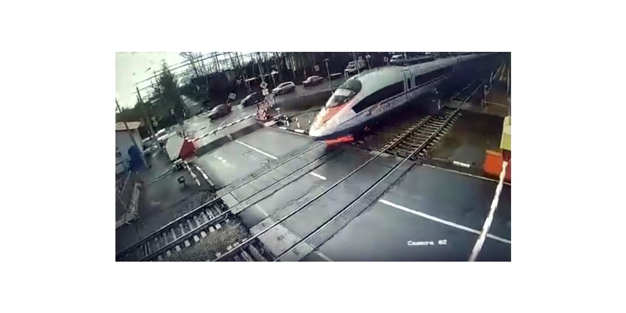 Rusya’da hızlı tren yayaya çarptı