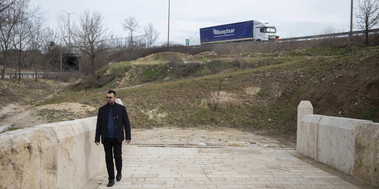 Kavşak içerisinde kalan tarihi köprü korunarak geleceğe aktarılıyor