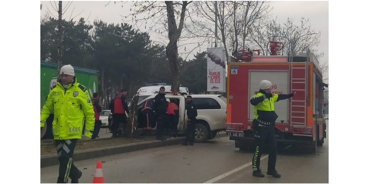 Elazığ’da trafik kazası:3 yaralı