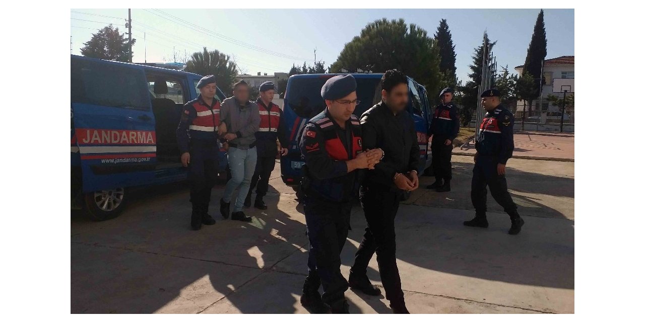 Polis süsüyle Makedon turistleri gasp eden 4 İranlı tutuklandı
