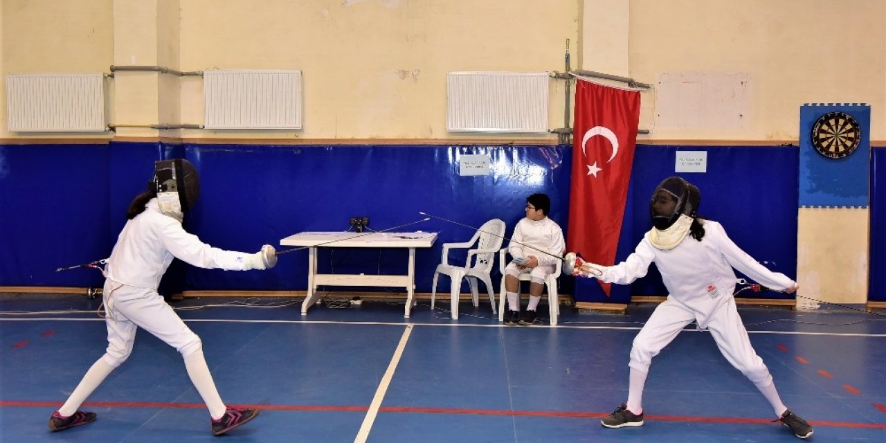 Osmaniye’de Eskrim birincileri belli oldu