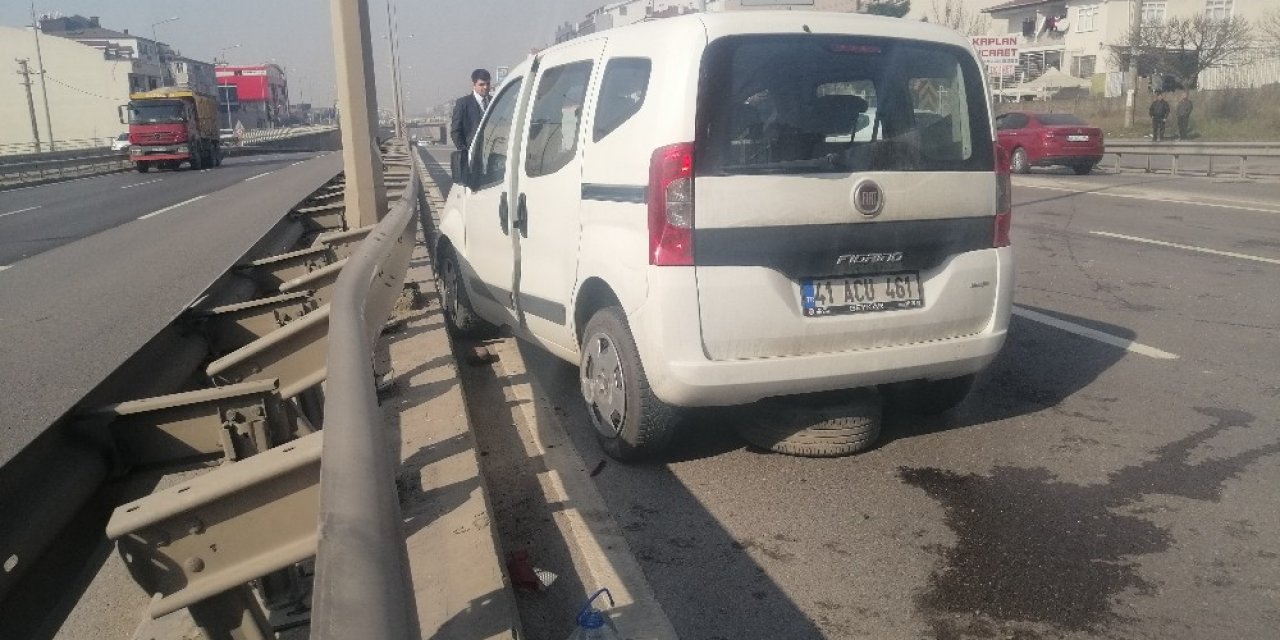 Otomobil tır ile çarpıştı: 2 yaralı