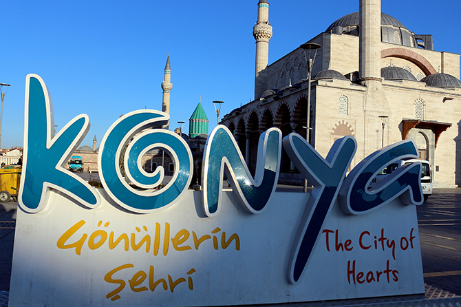 Mevlana'nın dergahında her cuma tasavvuf müziği icra edilecek