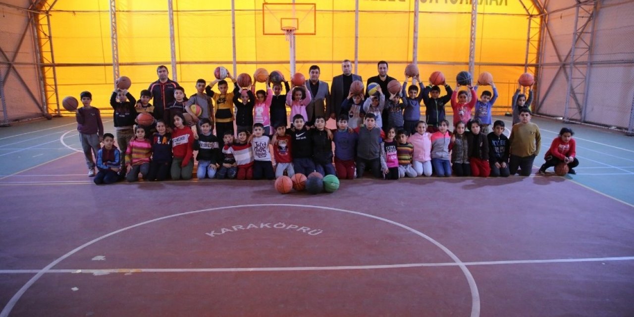 Karaköprü’de geleceğin basketbolcuları yetişiyor