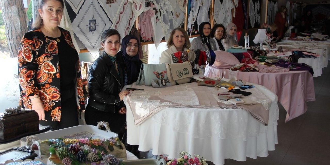 Bin kursiyerin yaptığı el emeği ürünler görücüye çıktı