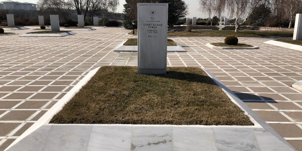 Yargıtay Cumhuriyet Başsavcılığından "Kenan Evren ve Tahsin Şahinkaya’nın rütbeleri alınsın" talebi