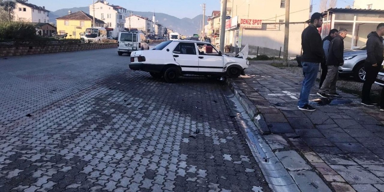 Emniyet kemeri takmayan sürücü otomobilden fırladı