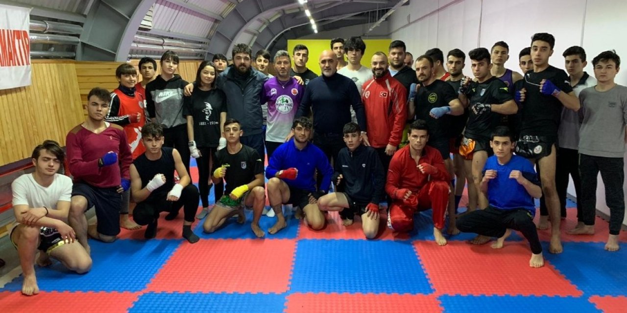 Darıca Belediyesi’nde Muay Thai branşında eğitimler başladı