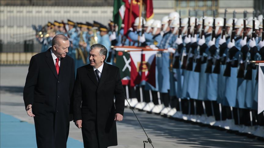 Cumhurbaşkanı Erdoğan, Özbek Cumhurbaşkanı Mirziyoyev’i resmi törenle karşıladı