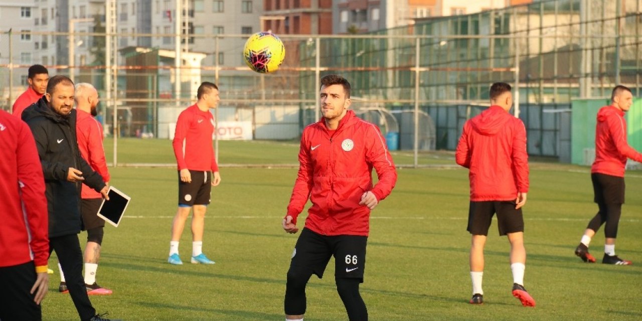 Kağan Güçtekin: “Tek düşüncemiz Rizespor’u nasıl daha başarılı yaparız”