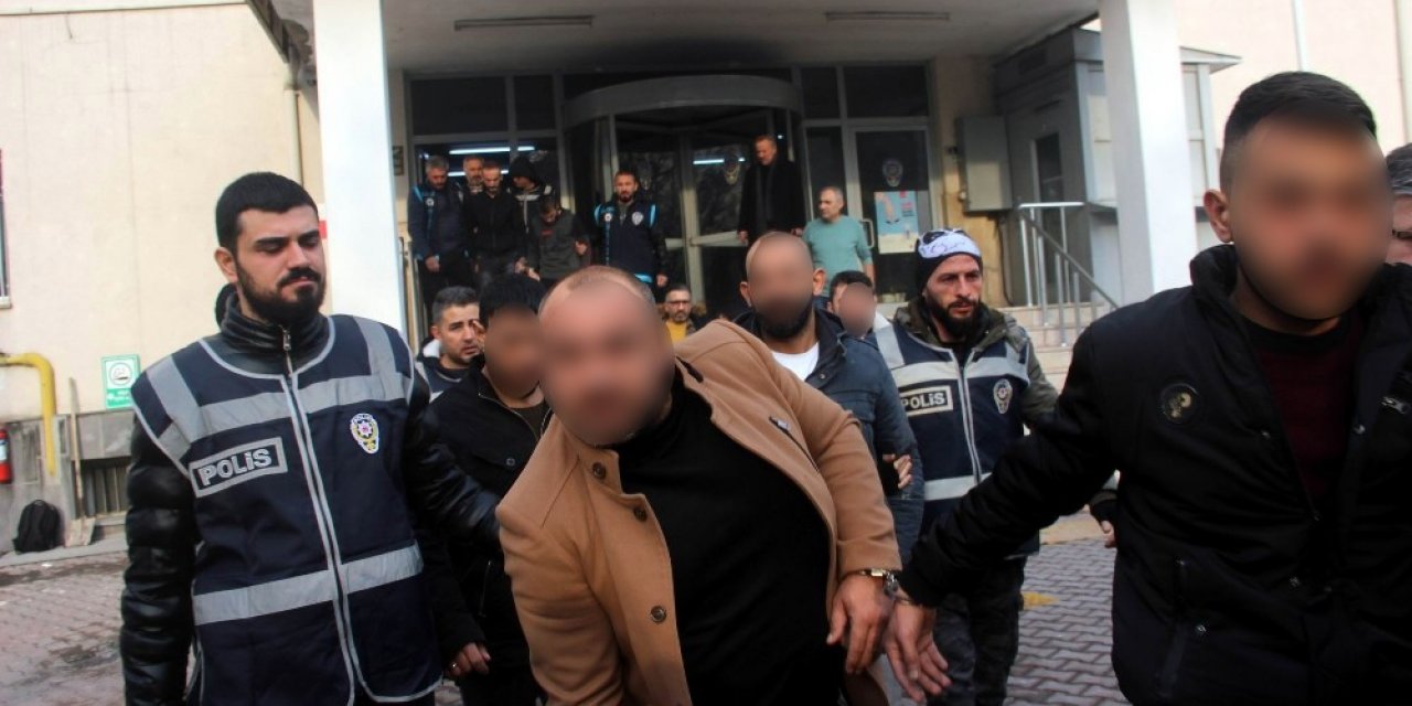 Kayseri’de aranan şahıslara 120 polis ile şafak operasyonu: 32 gözaltı
