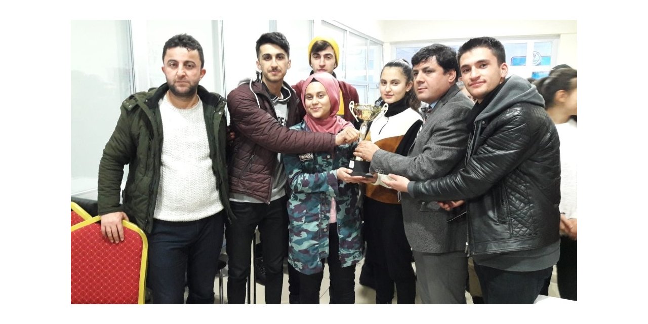 Hakkari’de satranç turnuvası düzenlendi