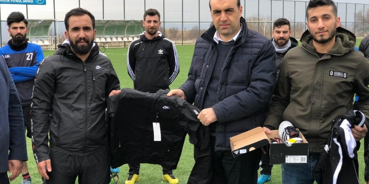 Kaymakam Demirçin’den Dicle Gençlikspor’a malzeme yardımı