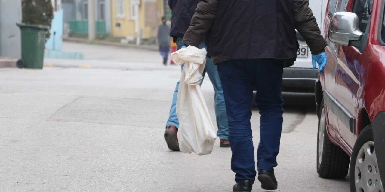 İzmit’te boş binada bulunan tüfekler polisi alarma geçirdi