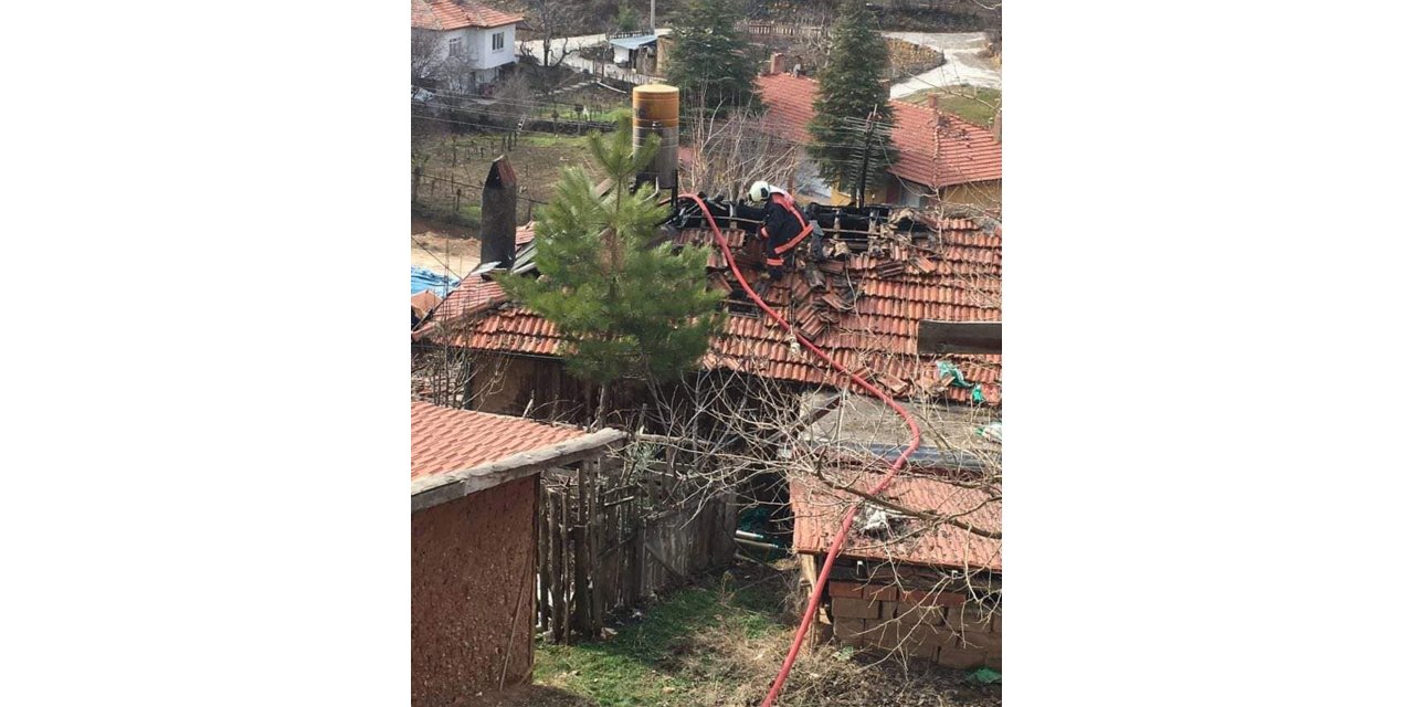 Ankara'da ahşap evde çıkan yangın söndürüldü