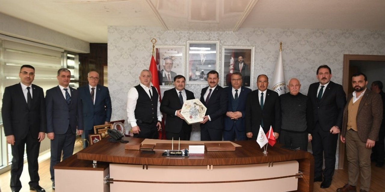 Yağlı Güreş Düzenleyen Kentler Birliği ve TGF’den Bakan Kasapoğlu’na ziyaret