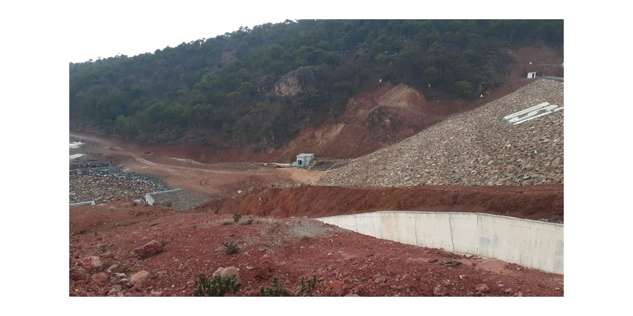 Uşak’ta baraj çatladı, 2 köyde evler boşaltılacak