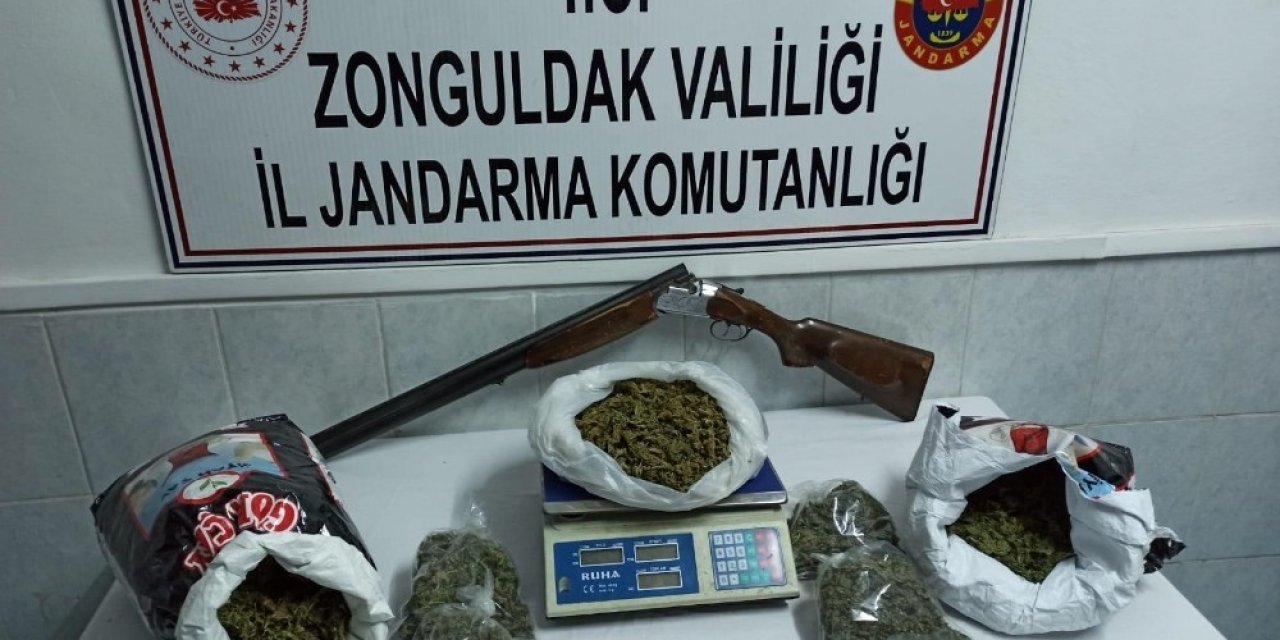 Zonguldak’ta 5 kilo kubar esrarla yakalanan 2 kişi tutuklandı