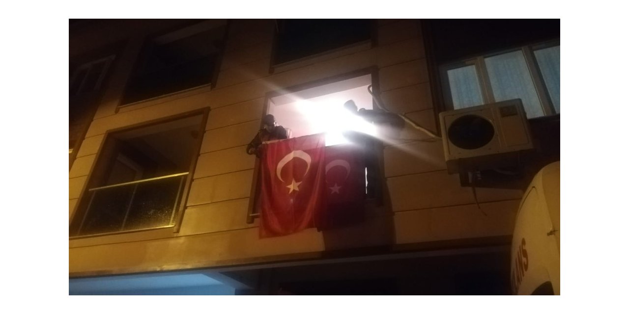 Oğlunun şehadet haberini ziyarete gittiği evde öğrendi