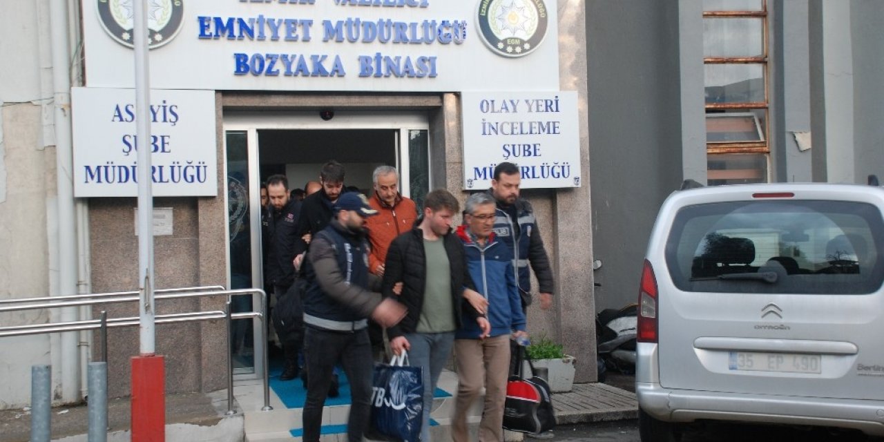 İzmir merkezli FETÖ operasyonunda 60 şüpheli adliyeye sevk edildi