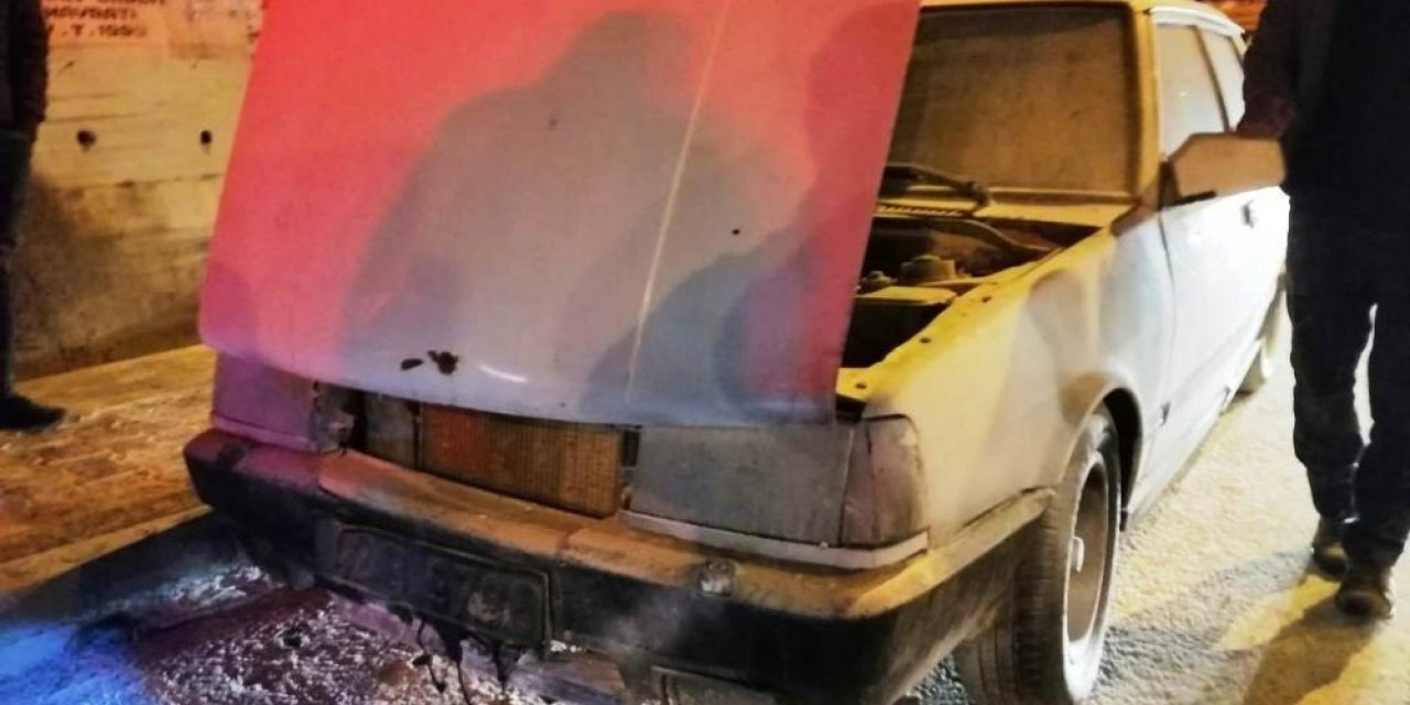 Konya’da seyir halindeki otomobil yandı