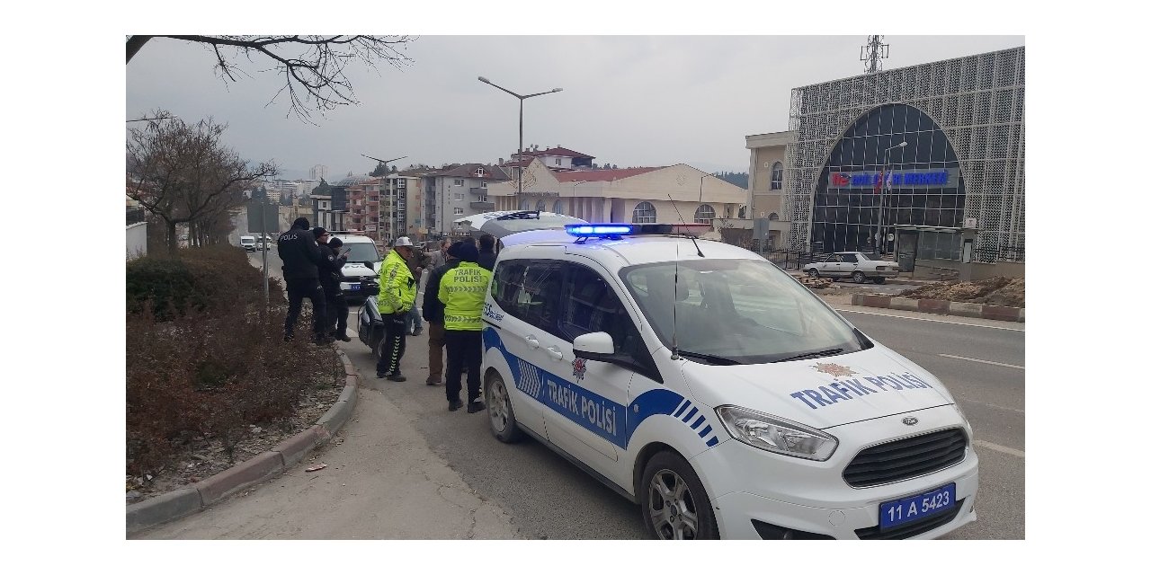 Yaya geçidinde otomobilin çarptığı kadın yaralandı