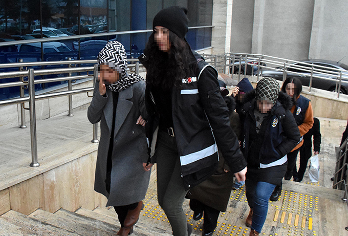 FETÖ/PDY operasyonunda yakalanan 13 şüpheli adliyede